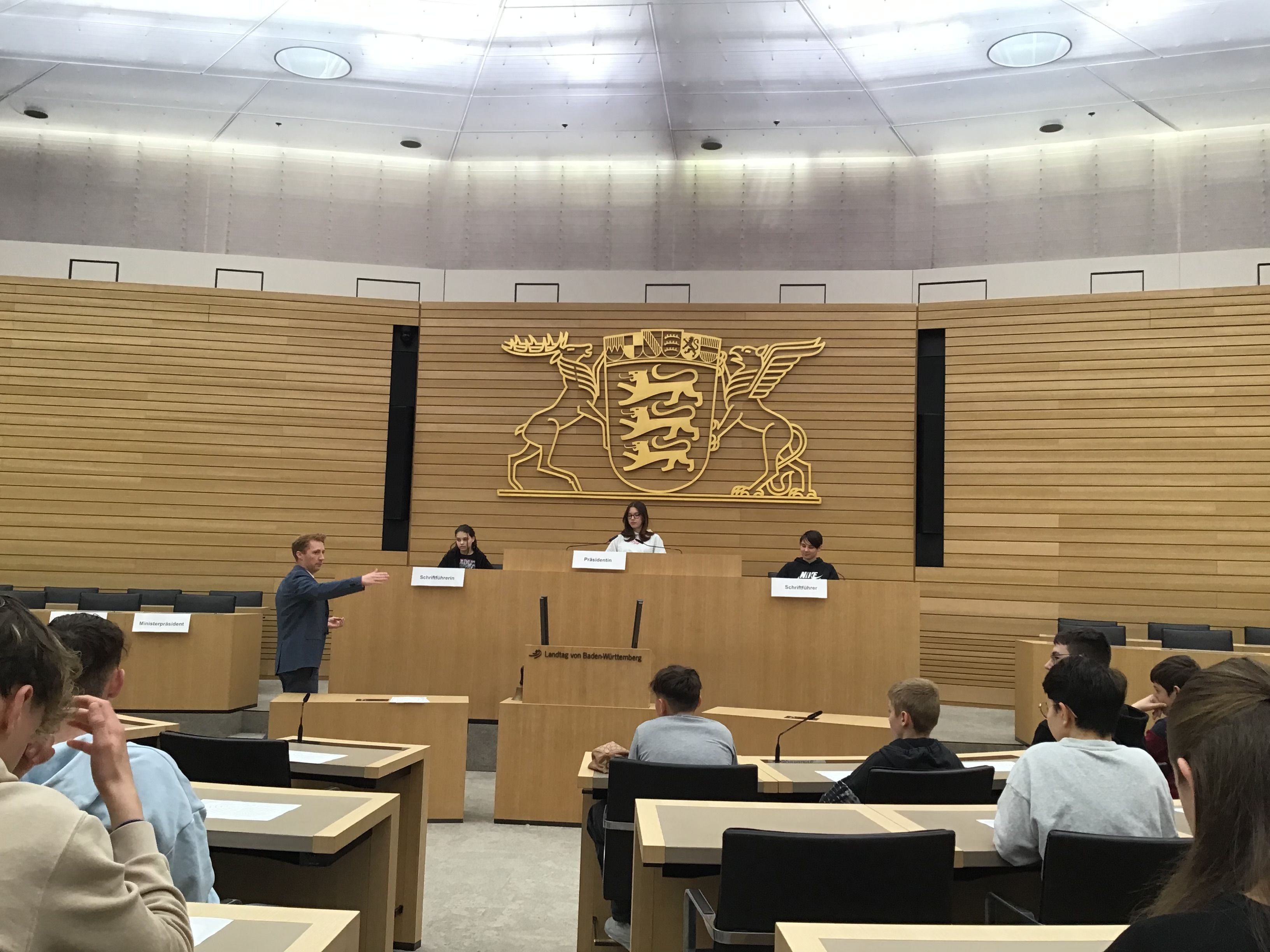 Schülerinnen und Schüler im Landtag